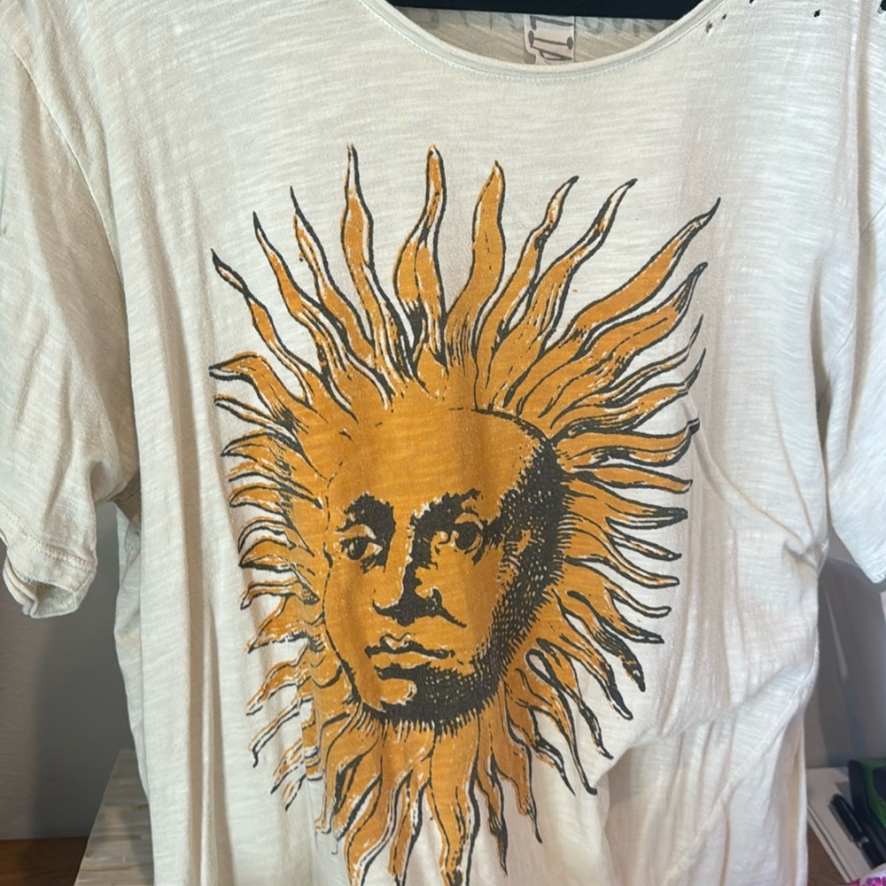 Magnolia Pearl tee cream color